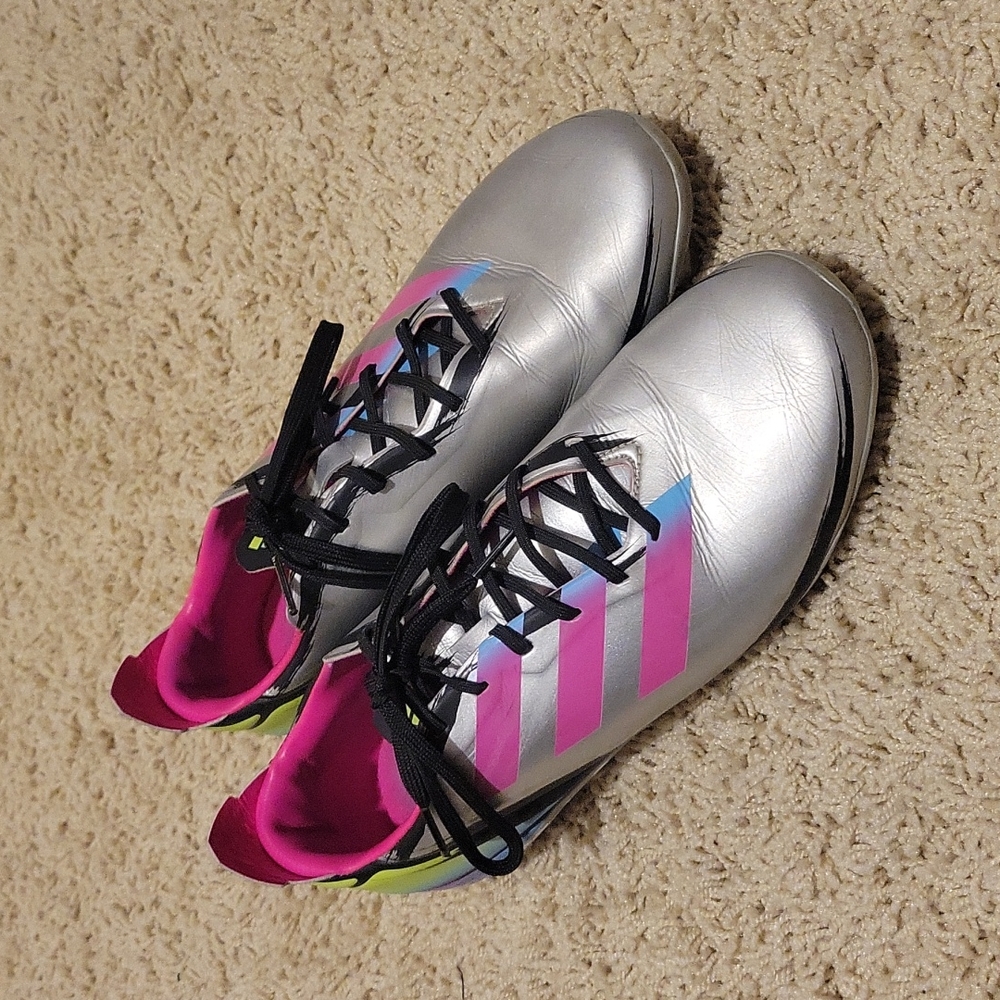 Adidas Women's Silver & Pink Soccer Cleats, Size 6.5, Great Condition!